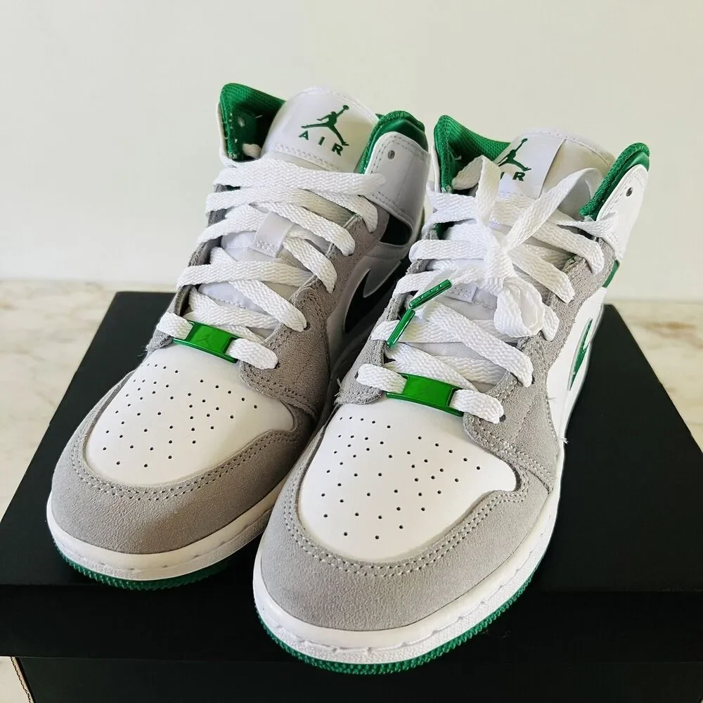 NIKE Air Jordan 1 Mid SE White/Light Smoke Grey/Pine Green - M 5.5 Y (7 W)